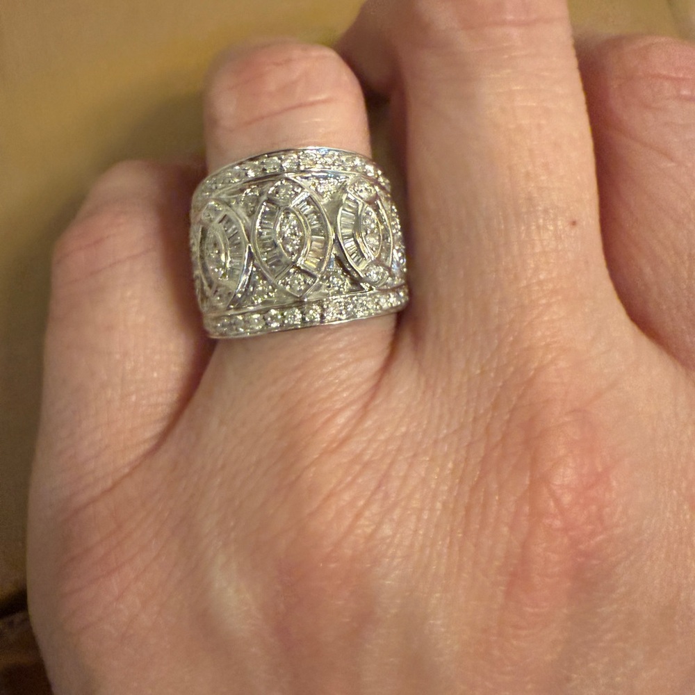 14K White Gold 2.00ct  Diamond Cigar Band Ring 9.1gms Sz 5.25- HEAVY
